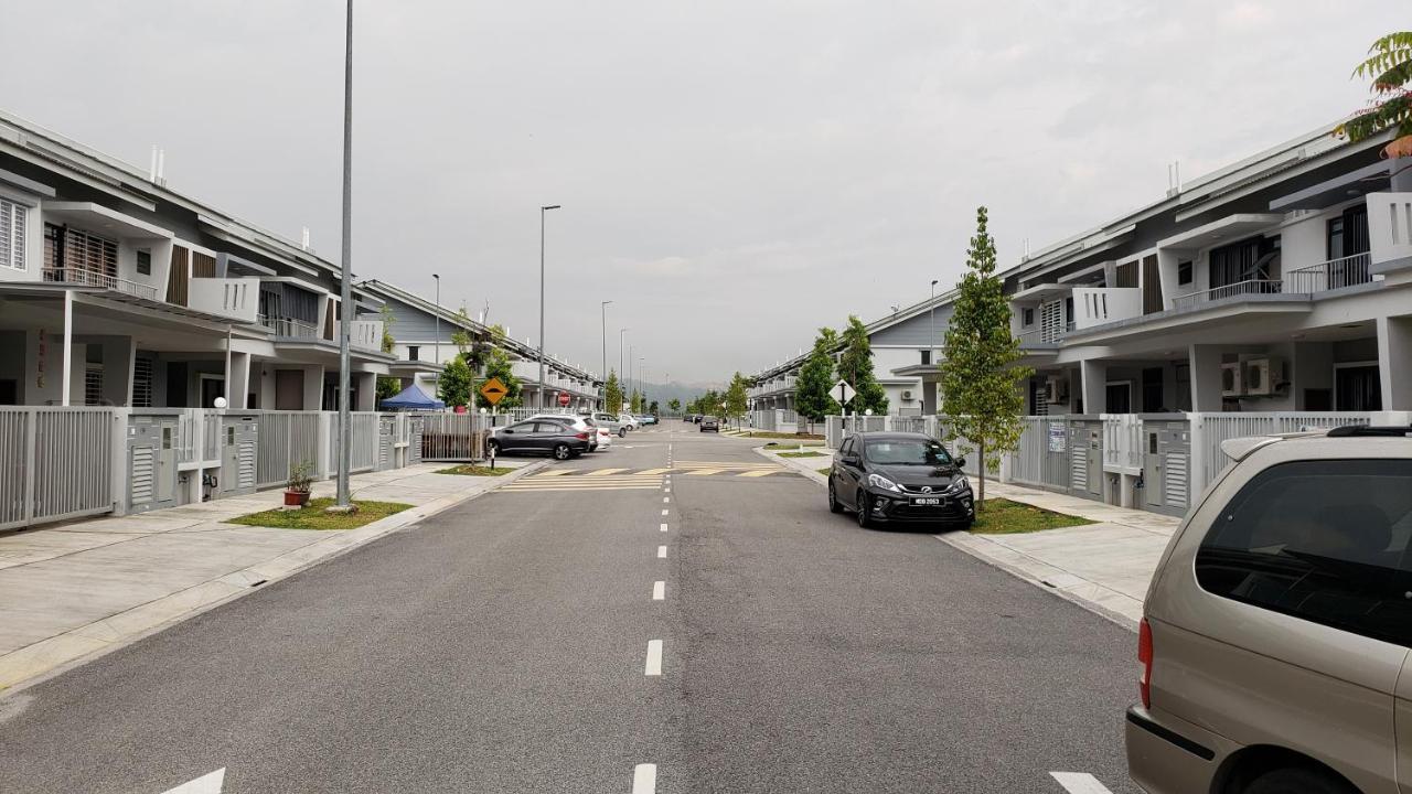 Sr Home-Stay @ Klia Kuala Lumpur Eksteriør billede