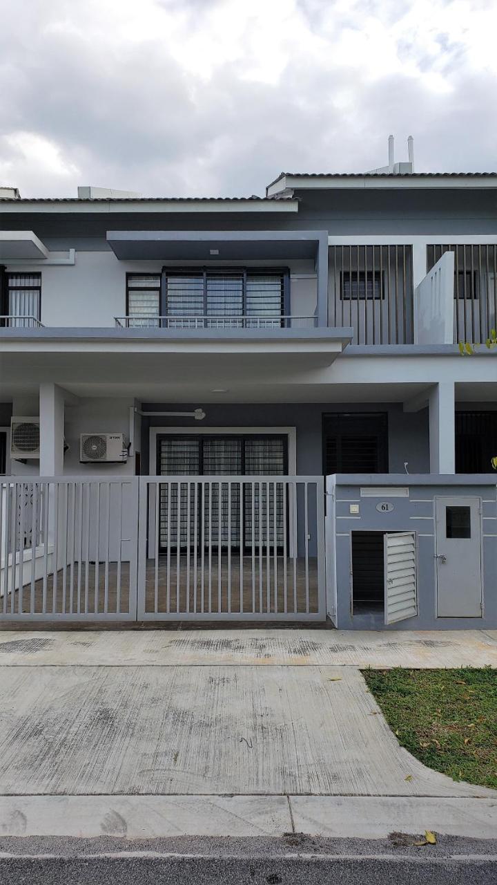 Sr Home-Stay @ Klia Kuala Lumpur Eksteriør billede