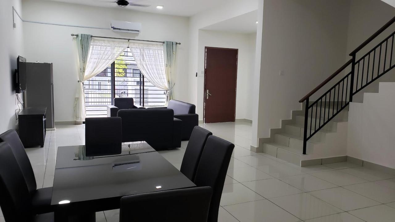 Sr Home-Stay @ Klia Kuala Lumpur Eksteriør billede